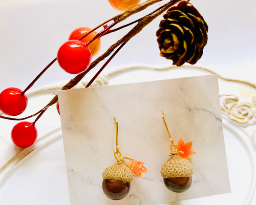 数量限定☆実りの秋 どんぐりピアス レジン 自然素材 ボタニカル 秋
