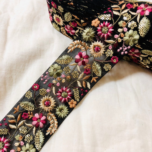 インド刺繍リボン　ハンドメイド　花柄　ロール　チュール　資材 インド刺繍リボン】幅5.5cm・50cm｜花柄チュール｜ハンドメイド資材