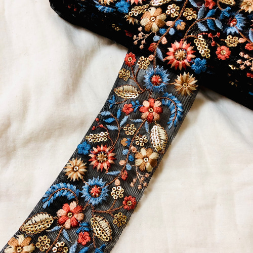 インド刺繍リボン　ハンドメイド　花柄　ロール　チュール　資材 楽天市場】【10cm単位】インド刺繍リボン 約4.5cm幅 4色（ インド