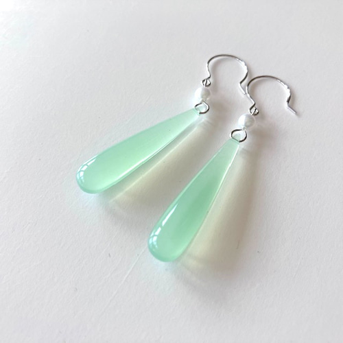 Vermeer Studio クオーツ ドロップロングピアス美品 セール】 Vermeer Studio クオーツ ドロップロングピアス