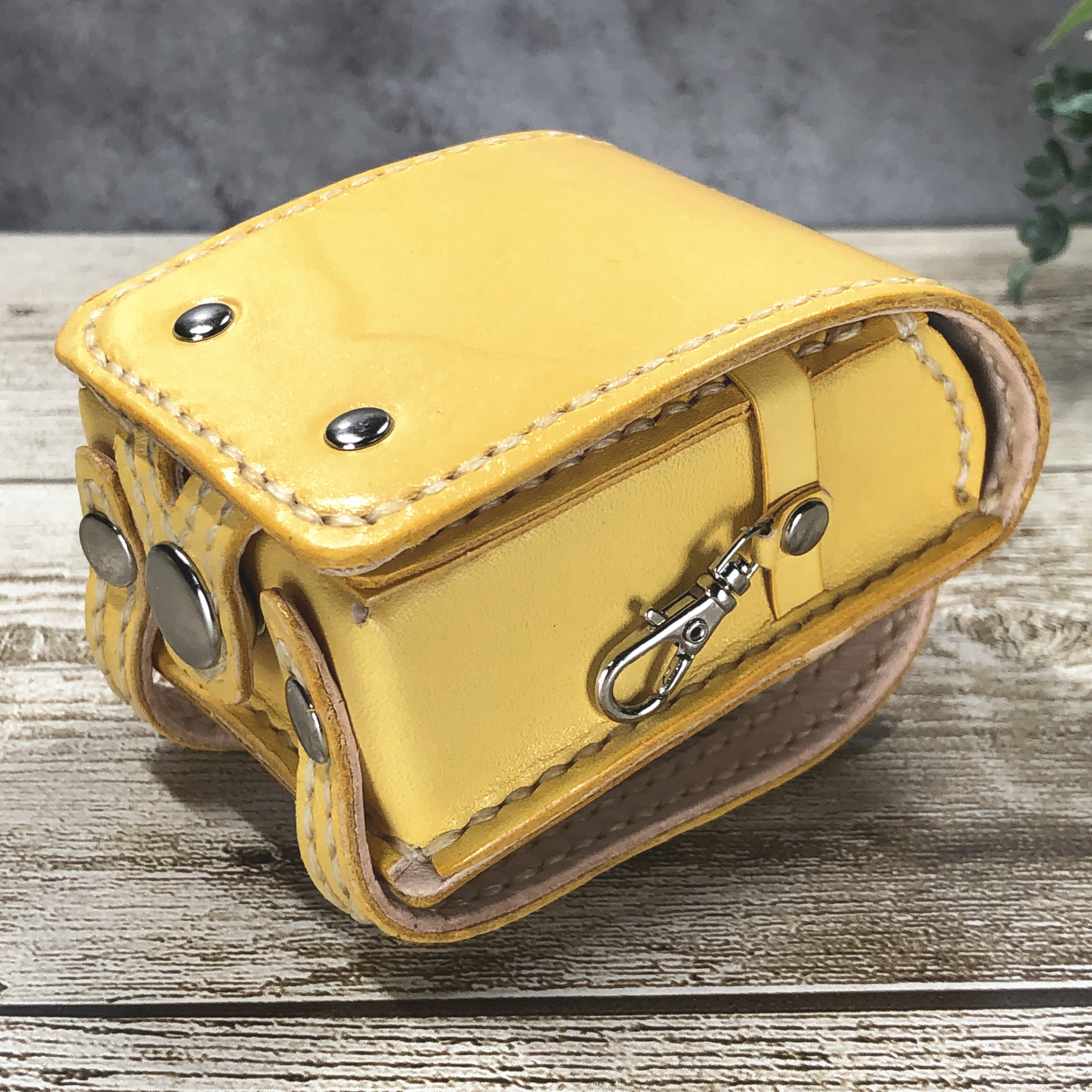 ☆ハンドメイド☆ ミニチュア チェーンバッグ エナメル レモンイエロー