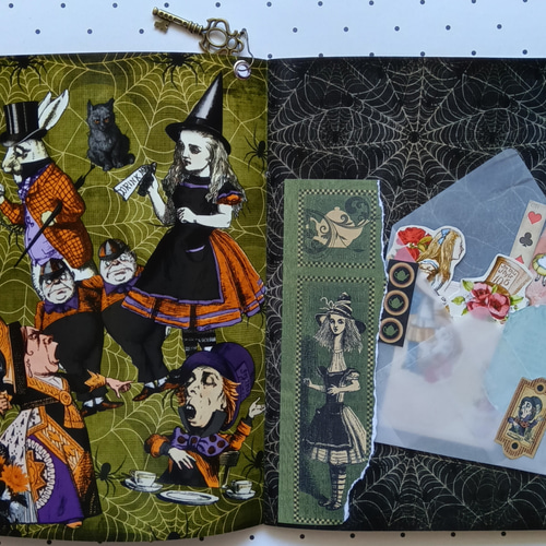 ★ジャンクジャーナル  junk journal ハロウィン★ 雑記帳 ★ ハロウィンワンダーランド アリス ジャンクジャーナル兼
