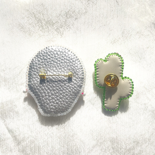 カラベラサボテンブローチ ビーズ刺繍 ガイコツ ハロウィン ブローチ