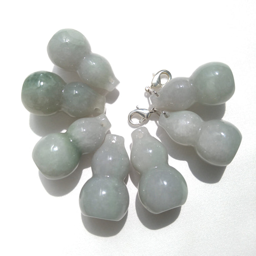縁起物 翡翠（ジェイド／ジェダイド） ひょうたん（瓢箪）型 天然石