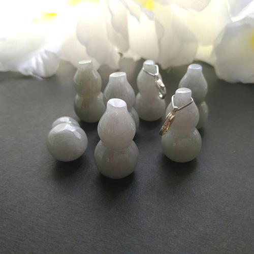 縁起物 翡翠（ジェイド／ジェダイド） ひょうたん（瓢箪）型 天然石