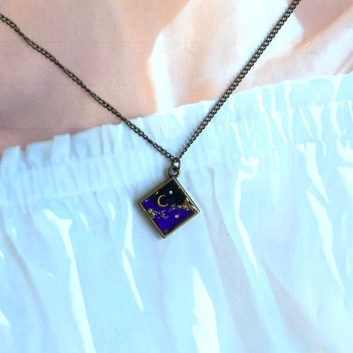 はくとん　　佐竹ガラスの星空ネックレス　レジンネックレス　ハンドメイド 星空と宇宙のアクセサリー スペースカラーのレジンネックレス