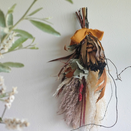 リースパンパスグラススワッグブーケ