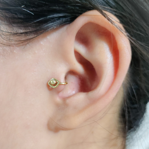 ☆受注生産☆トラガスのイヤーカフ(目 トラカフ) イヤーカフ 幽霊電車