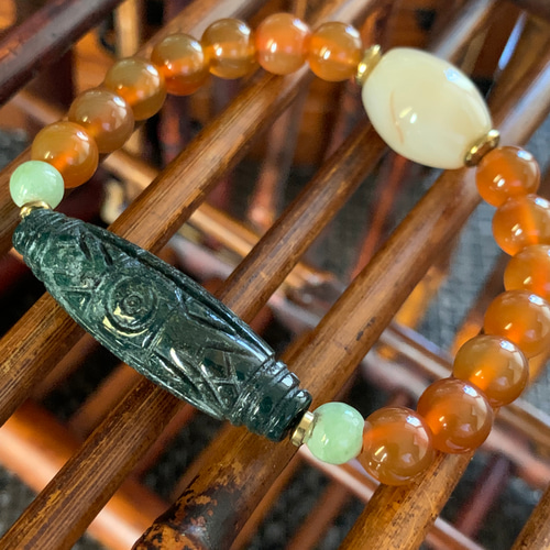 手彫り白めのう金龍神天珠さま！すんごい！ 手彫り白めのう金龍神天珠さま！すんごい！ 手彫り白めのう金龍神天