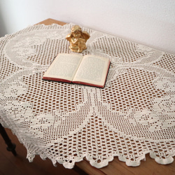フランス　ヴィンテージ　レース編みテーブルクロス　円形　大きめ フランス・ヴィンテージ 手編みレースのテーブルクロス/丸