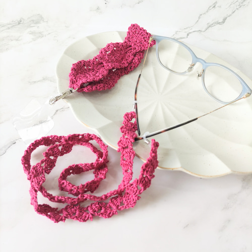 シックなお花模様の刺繡糸の紐の眼鏡チェーン・マスクストラップ（ピンク） シックなお花模様の刺繡糸の紐の眼鏡チェーン・マスクストラップ（ピンク）