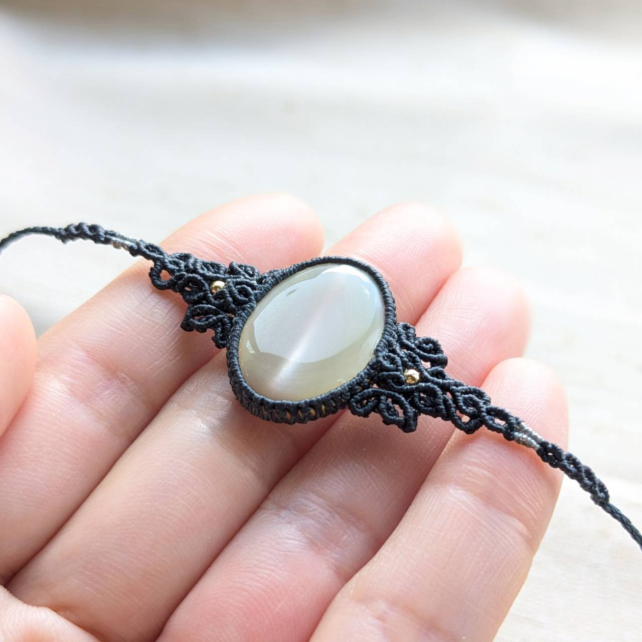 【夏草と海】夜光貝　マクラメ編みブレスレット 11,300円