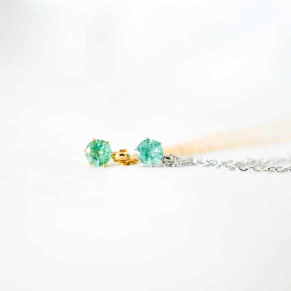 【エメラルドのシンプルな一粒ネックレス】緑/4mm/天然石/サージカルステンレス/つけっぱなしok 2枚目の画像