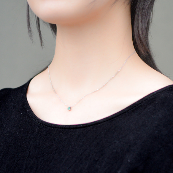 【エメラルドのシンプルな一粒ネックレス】緑/4mm/天然石/サージカルステンレス/つけっぱなしok 10枚目の画像