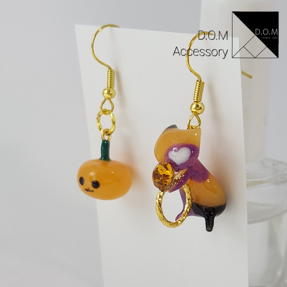 ☆リボンと爽やか猫ちゃんピアス☆ ハロウィン 黒猫＆魔女帽子 紫