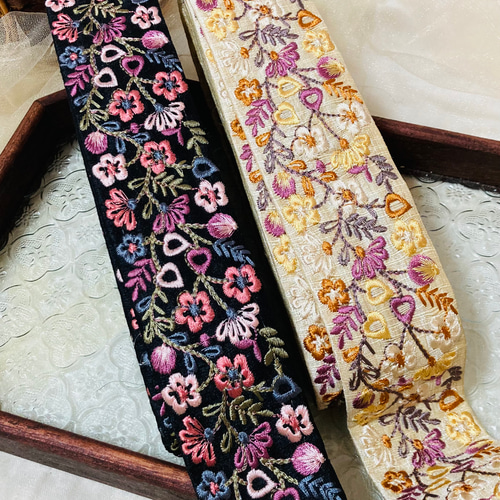 幅約5cm】50cm インド刺繍リボン シルク 花柄 アイボリー ブラック 