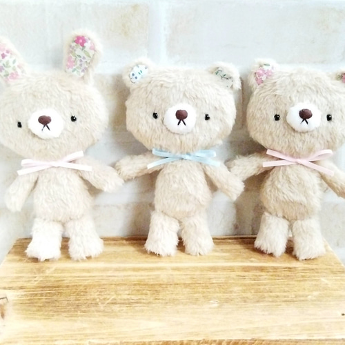 13cmくまのぬいぐるみ(ベージュ・青小花柄) ぬいぐるみ Ricot