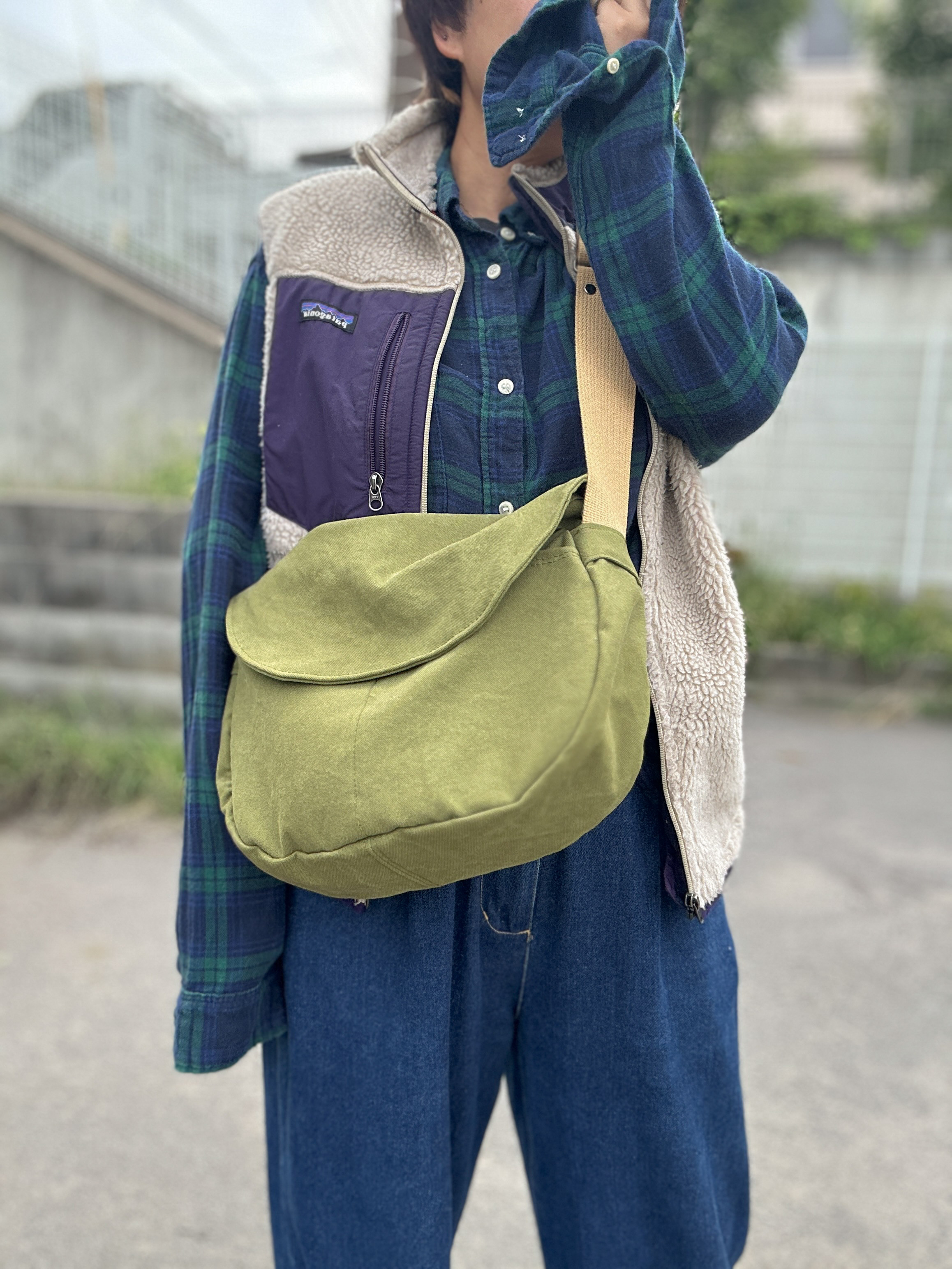 フィッシングバッグM ライトカーキ　大容量　アルバートン メッセンジャーバッグ