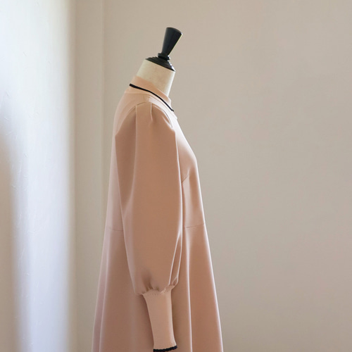 選べる2サイズ！】ニット衿 袖口すっきり リラックスワンピース