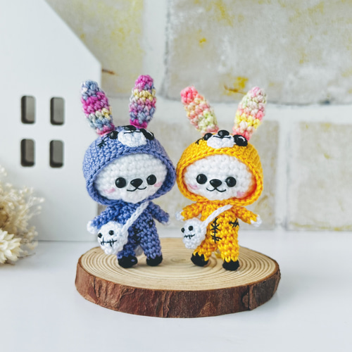 ゾンビうさぎの着ぐるみをきたしろくまちゃん あみぐるみ