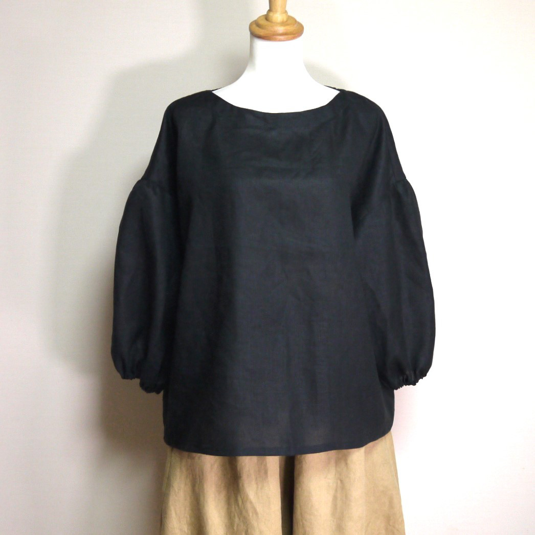 カラーリネン◆ボートネックのバルーン袖ブラウス　長袖◆黒◆フリーサイズ（中厚、リネン100％）