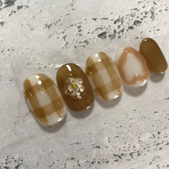 ネイルチップ ガーリー ちゅるりん チェック ブラウンネイル 2枚目の画像