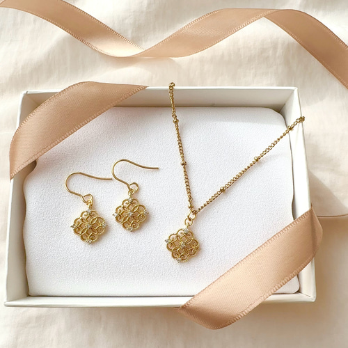 (^_^)J様 2点セット 専用ページ nネックレスピアス Jewel VOX ネックレス レディース イニシャル ピアス セット