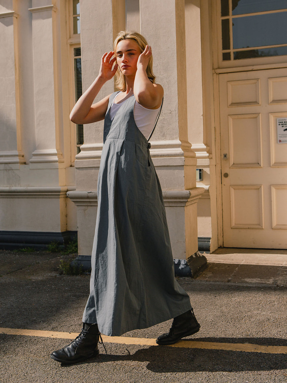 V領收腰吊帶裙 - 藍灰 第8張的照片