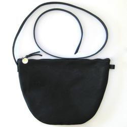 ハーフムーン ブラック　本革製　ミニショルダーバッグ 2枚目の画像