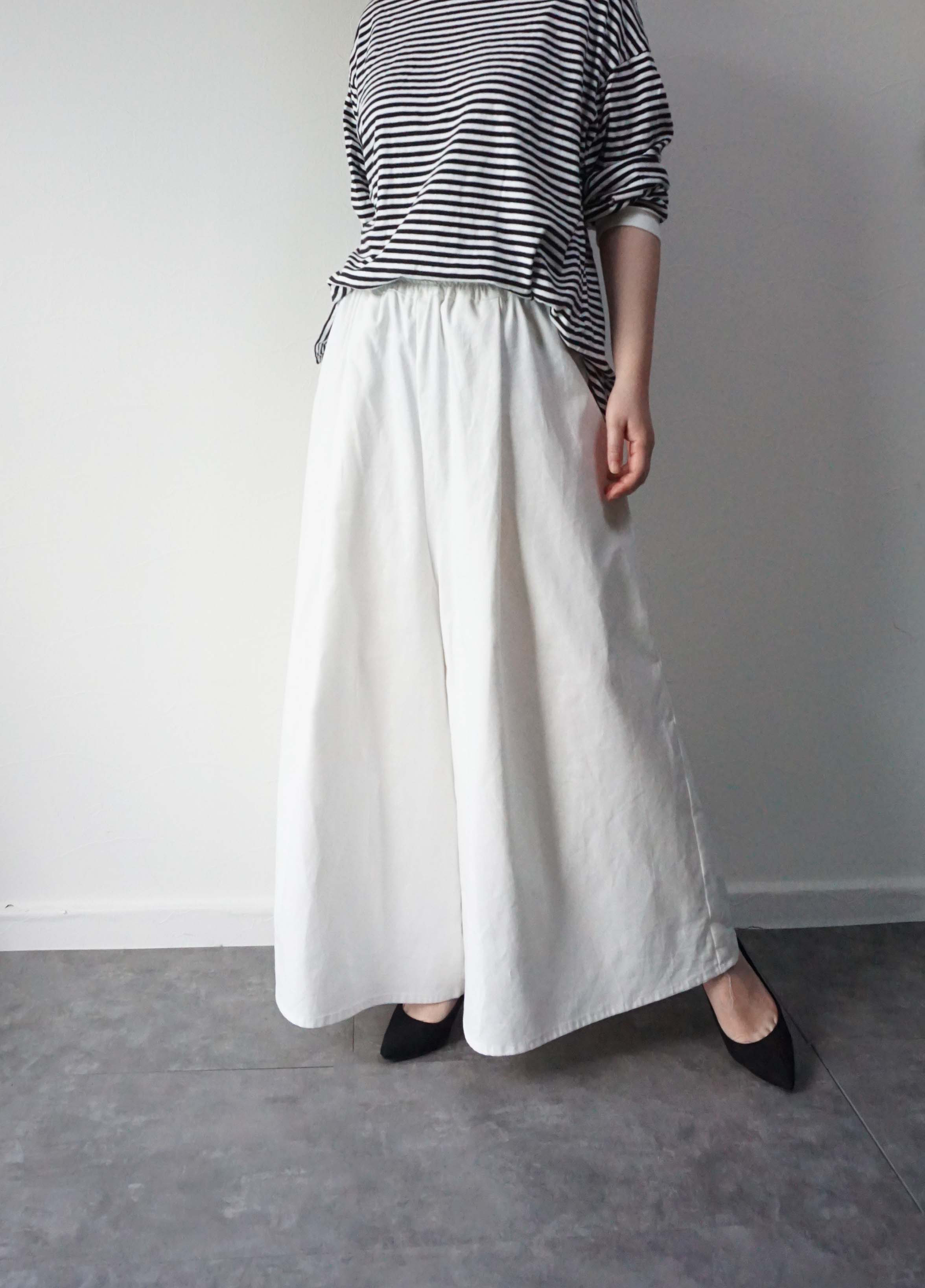 大人ホワイトタックワイドパンツ 11,360円