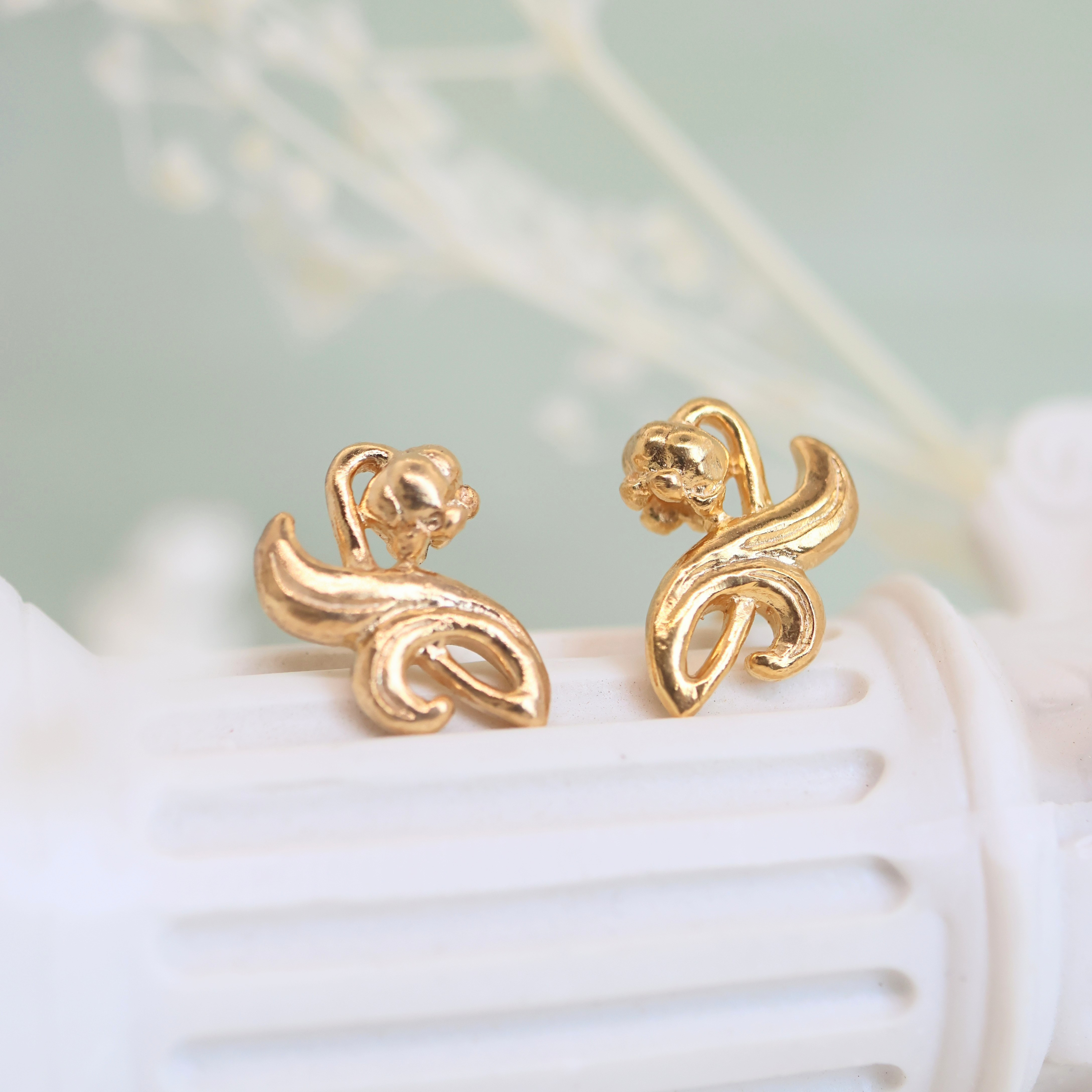 ちいさなスズランのシンプルピアス[ゴールド]【受注生産】