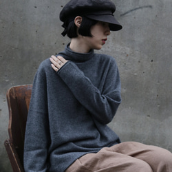 やわらかい繊維から生まれる最高の心地良さ　カシミヤ100％　ハイネック ニット　チャコールグレー　　231109-5 5枚目の画像