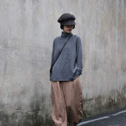 やわらかい繊維から生まれる最高の心地良さ　カシミヤ100％　ハイネック ニット　チャコールグレー　　231109-5 7枚目の画像