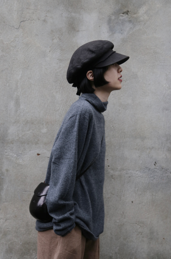 やわらかい繊維から生まれる最高の心地良さ　カシミヤ100％　ハイネック ニット　チャコールグレー　　231109-5 3枚目の画像