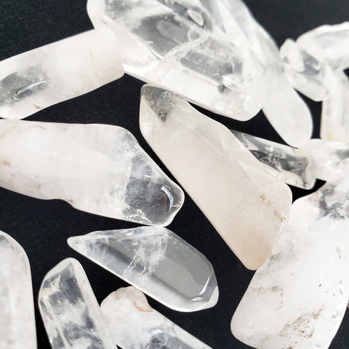 水晶　天然石 Amazon.co.jp: ナチュラルマジック 天然ブルークリスタルホール 水晶