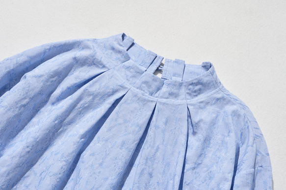 ★有貨★ 甜美感十足的褶皺襯衫，成熟女性也能享受。長袖套頭衫，棉質。 240903-1 第2張的照片