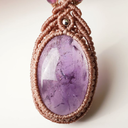 アメジスト マクラメネックレス 虹入りアメジストのマクラメネックレス