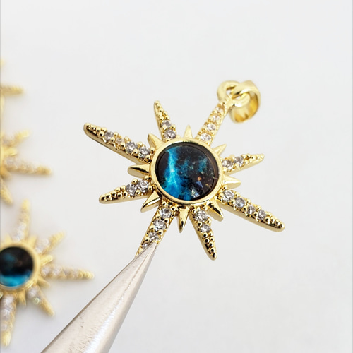 【NEW限定品】 本金メッキ 18KGP キュービックジルコニア 1個 ガラス 太陽 星 アクセサリー