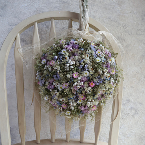 50cm) マメグンバイナズナと淡い小花のお花畑スワッグ/ドライフラワー