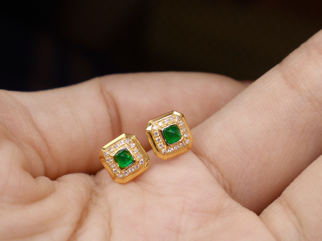 天然ダイヤモンド付きエメラルドピアスk18