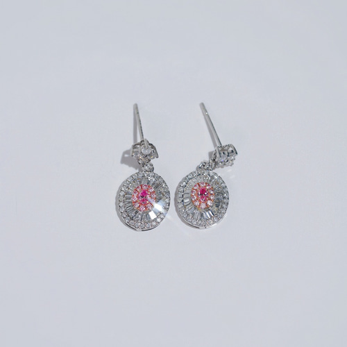 珍しい ピンクダイヤモンド付きピアスk18 ピアス（スタッド・一粒 アクセサリー