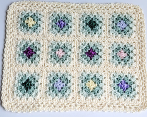 【ハンドメイド】かぎ針編み☆お花畑の膝掛け・おくるみ・マルチカバー 【ハンドメイド】かぎ針編み☆お花畑の膝掛け・おくるみ・マルチカバー