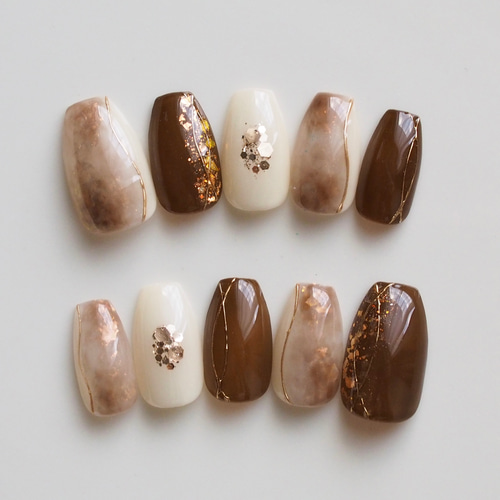 ブラウンの奥行ニュアンスネイル ネイルチップ べっこう 茶色 ブラウン