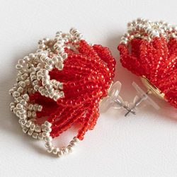 赤 タッセル ピアス サージカルステンレス 金属アレルギー対応 ガラス