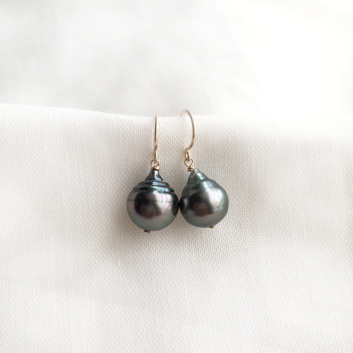 【美品】黒蝶真珠　タヒチパール　バロック　11mm　ピアス　フック K14GF】黒蝶バロックタヒチパール真珠ピアス ピアス（フック・チェーン