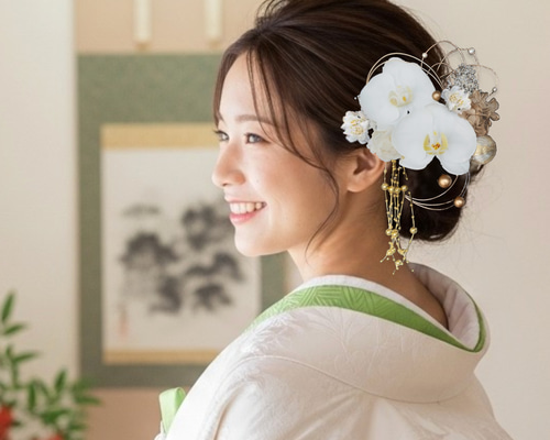 パール胡蝶蘭　金箔付き◆成人式、結婚式、和装髪飾り　振袖や白無垢、前撮り、水引き 楽天市場】成人式 結婚式 卒業式 浴衣 和装/胡蝶蘭の髪飾り【5色