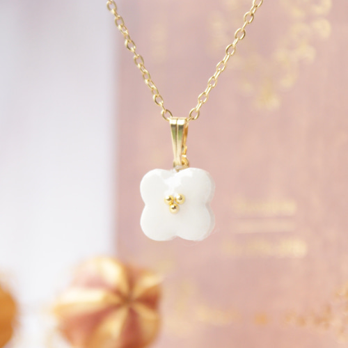 美濃焼の小さな一粒ネックレス バニラ オフホワイト ネックレス  