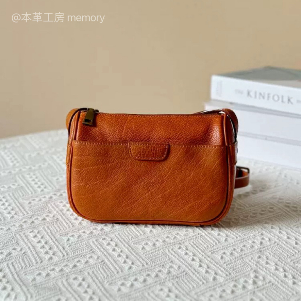 シンプルデザイン お散歩バッグ 牛革ショルダーバッグ 斜めがけ アンティーク調 軽量 多ポケット お出かけ 女性