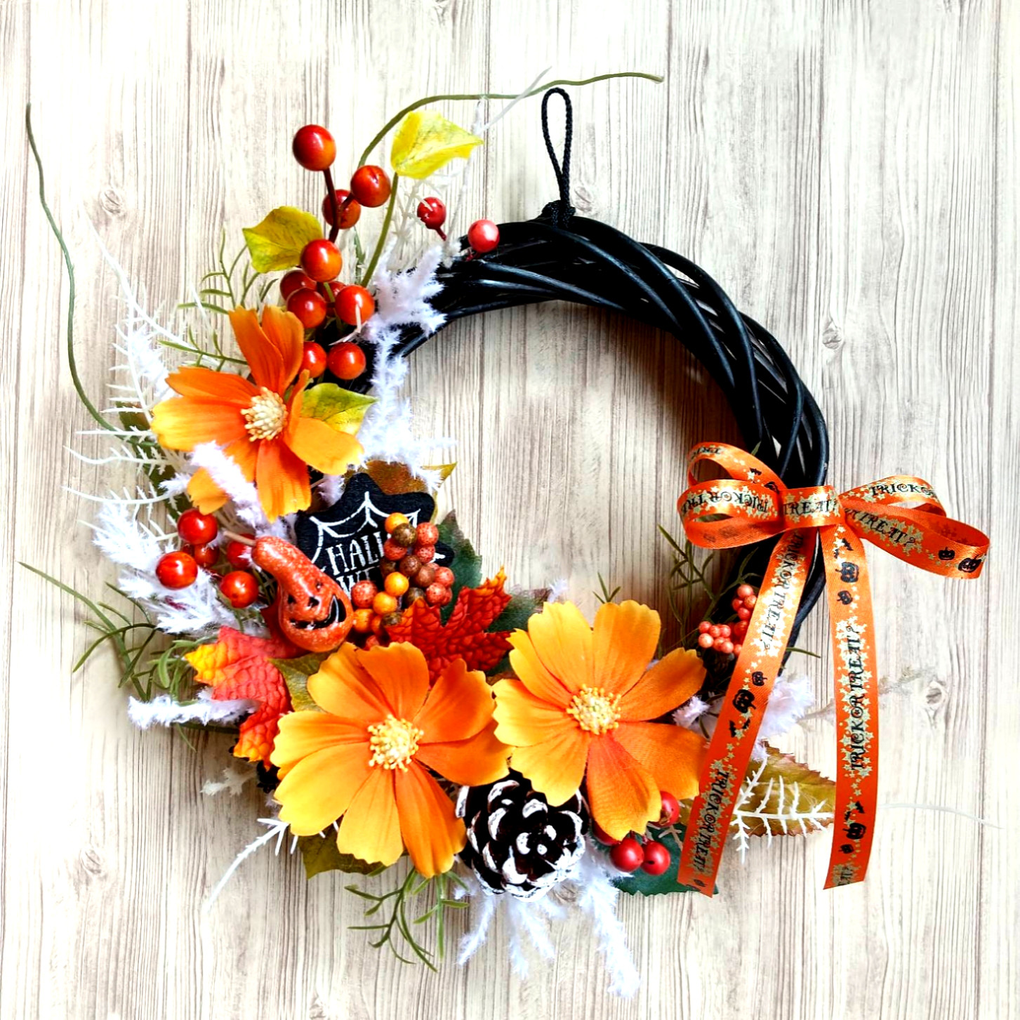 コスモスとベリーのハロウィンリース☆玄関リース☆造花 秋リース  