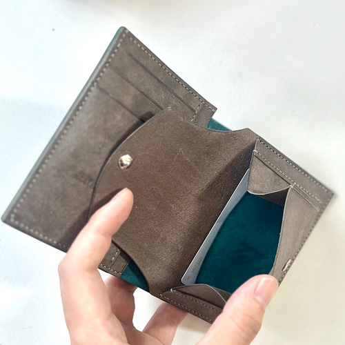 ミドルウォレット【ターコイズ（内装：グレー）】二つ折り財布
